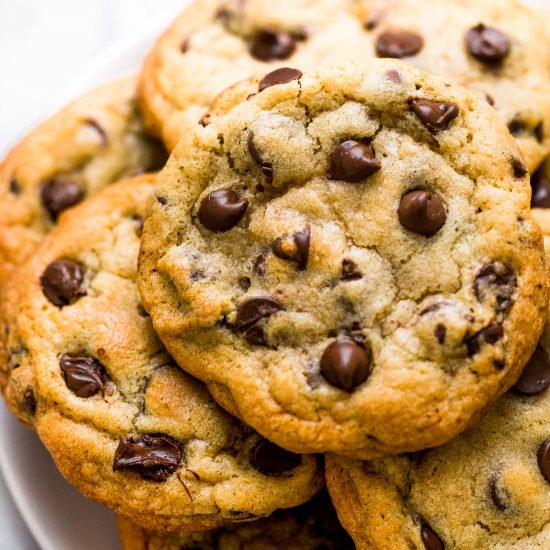 BAKERY-STYLE-CHOCOLATE-CHIP-COOKIES-9-550x550